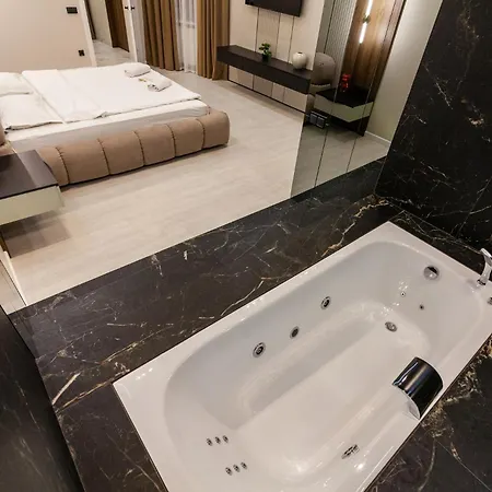 Leogrand Jacuzzi On Malaniuka 2 * Lviv