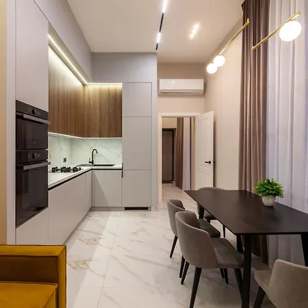 Leogrand Jacuzzi On Malaniuka 2 Lviv