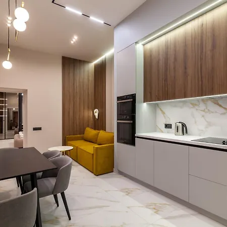 Leogrand Jacuzzi On Malaniuka 2 Апартаменти